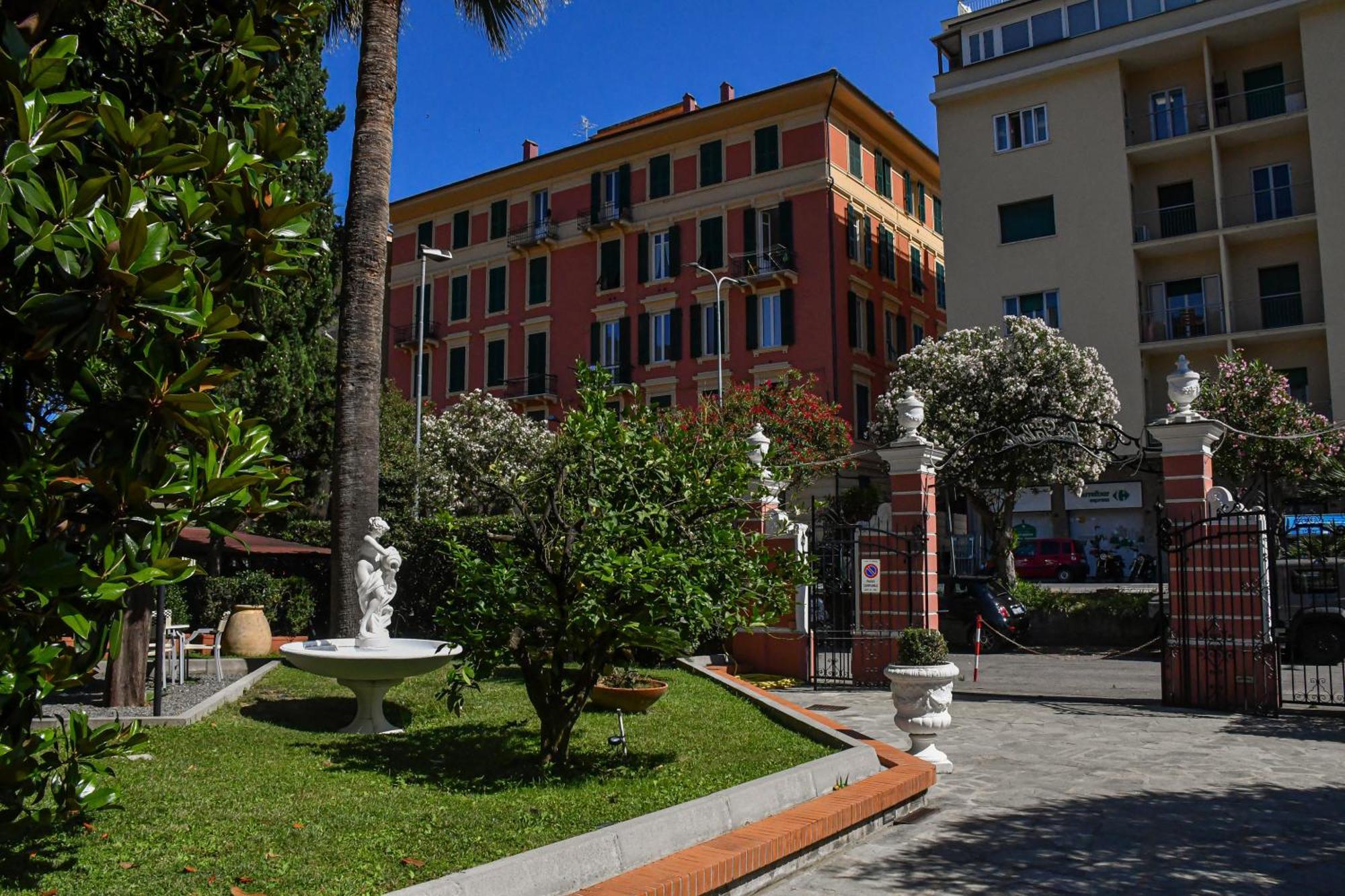 Hotel Le Palme Varraze Exterior foto